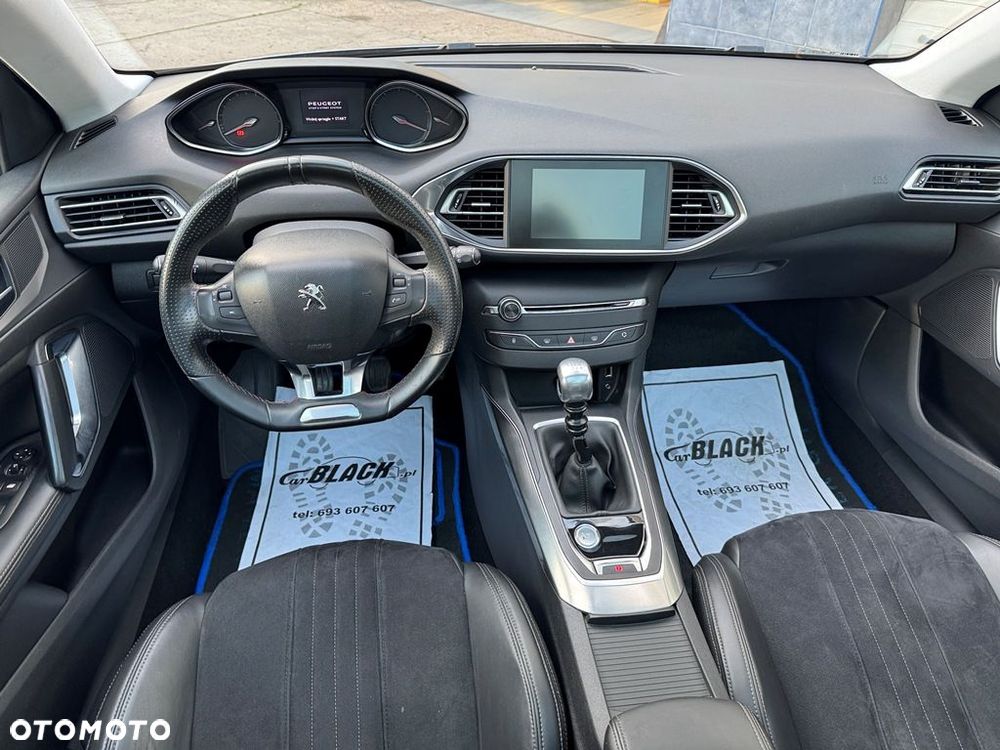 Peugeot 308 - 24