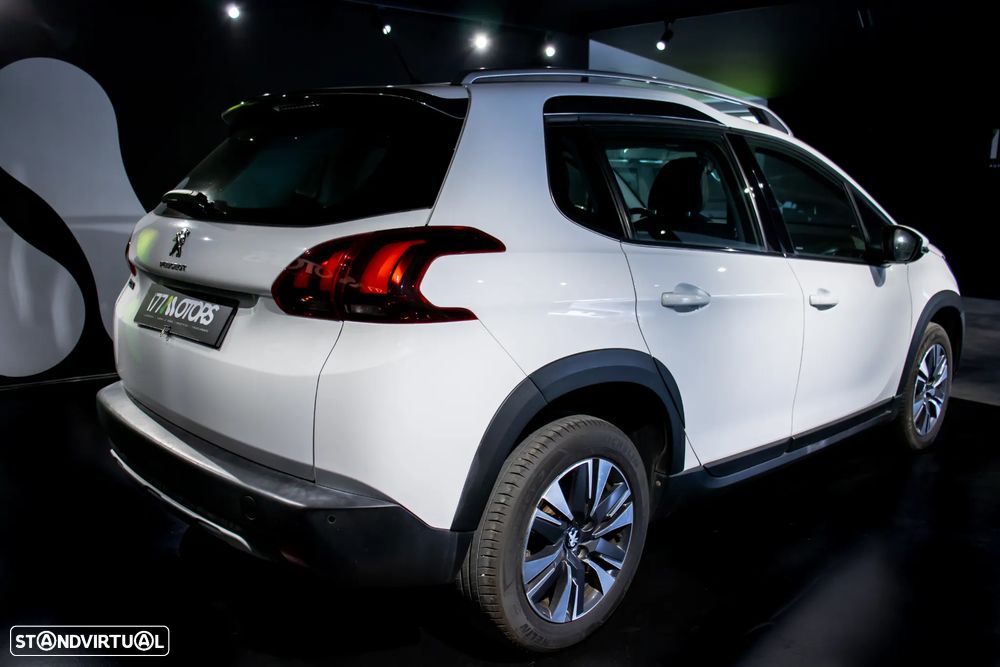 Peugeot 2008 1.2 PureTech Allure - 3
