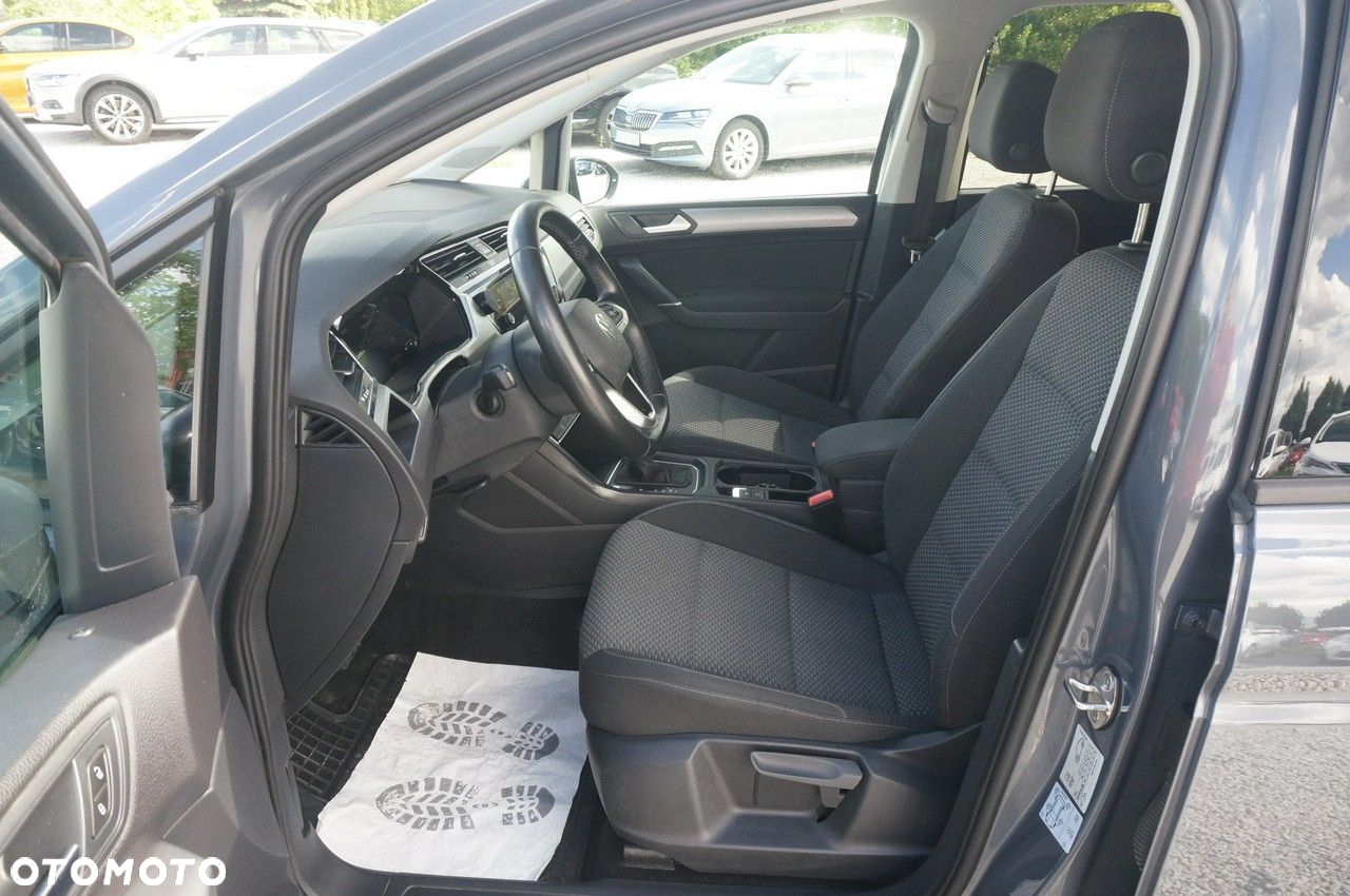 Volkswagen Touran - 21