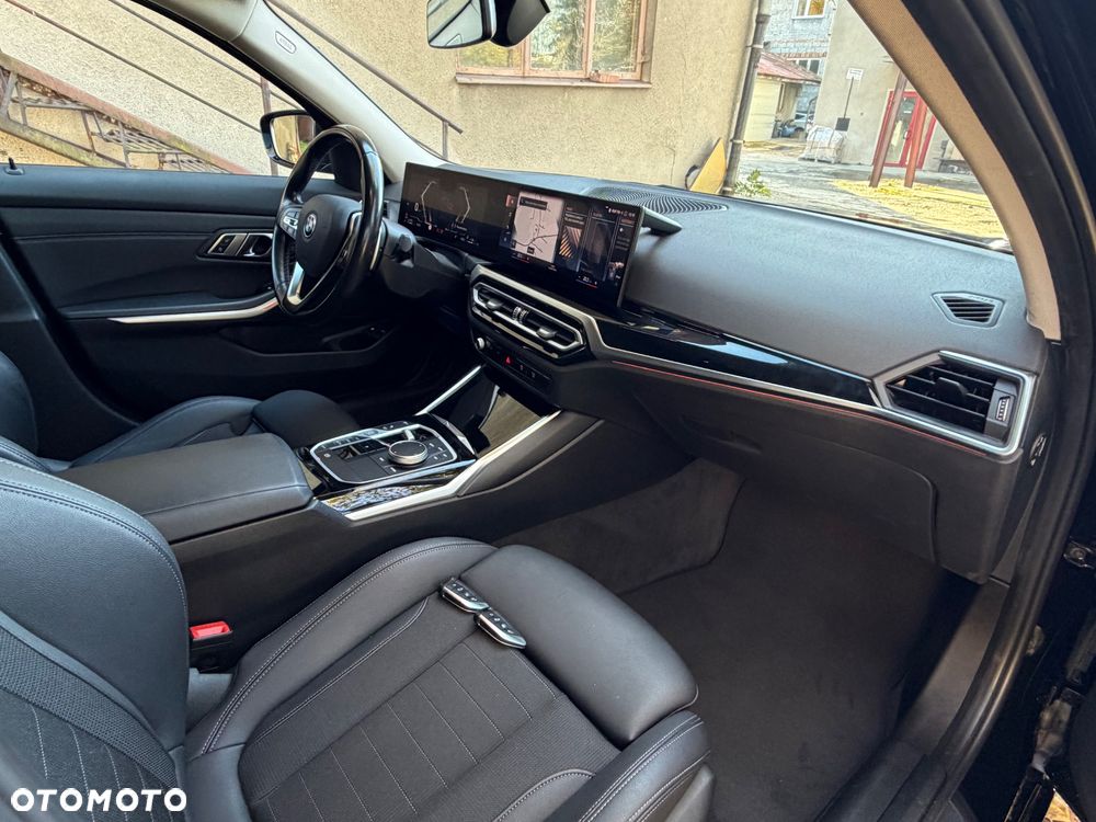 BMW Seria 3 330e xDrive Sport Line sport - 38