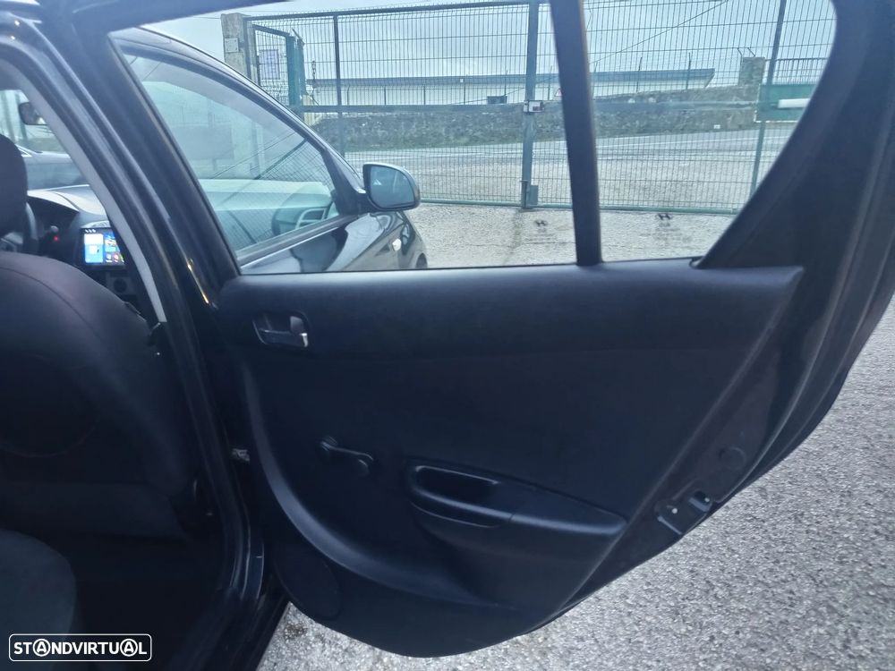 Hyundai i20 1.2 Comfort ESP - 24