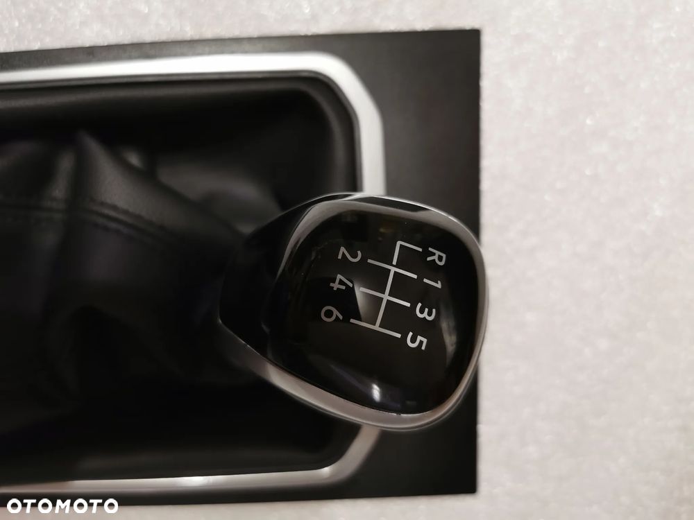 VW Caddy V 2K7 Gałka zmiany biegów mieszek ramka - 2