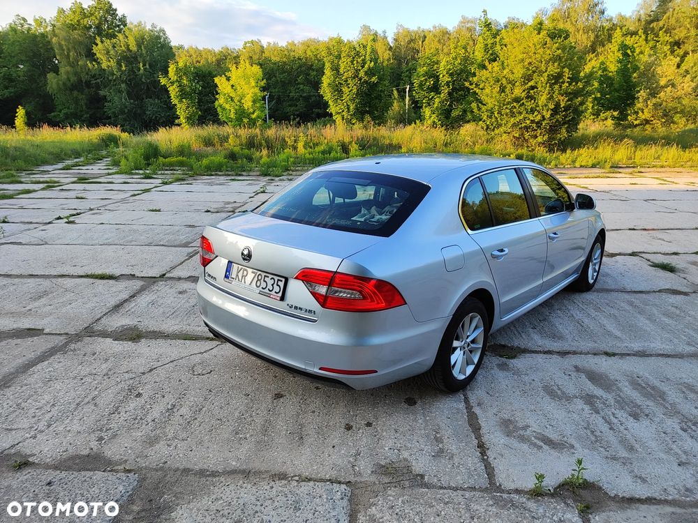 Skoda Superb 2.0 TDI Ambition - 4