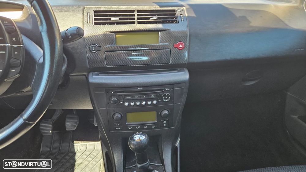 Citroën C4 ver-1-6-hdi-sx - 17