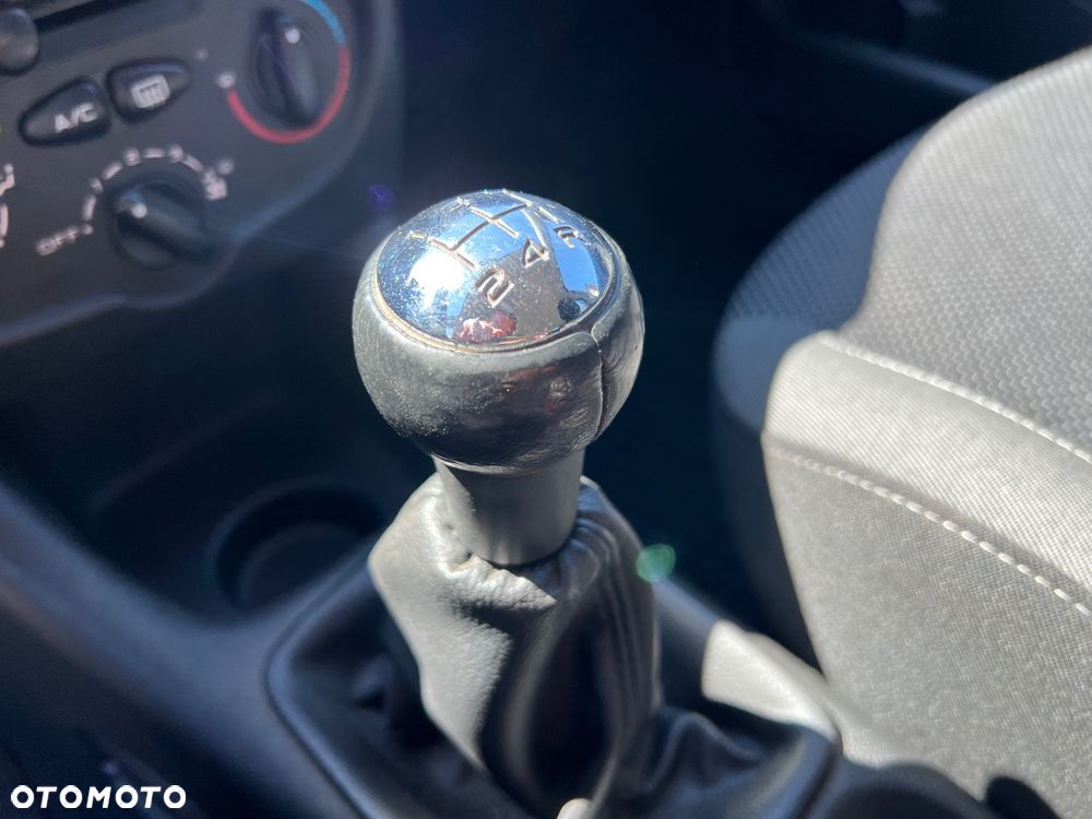 Peugeot 206 - 24