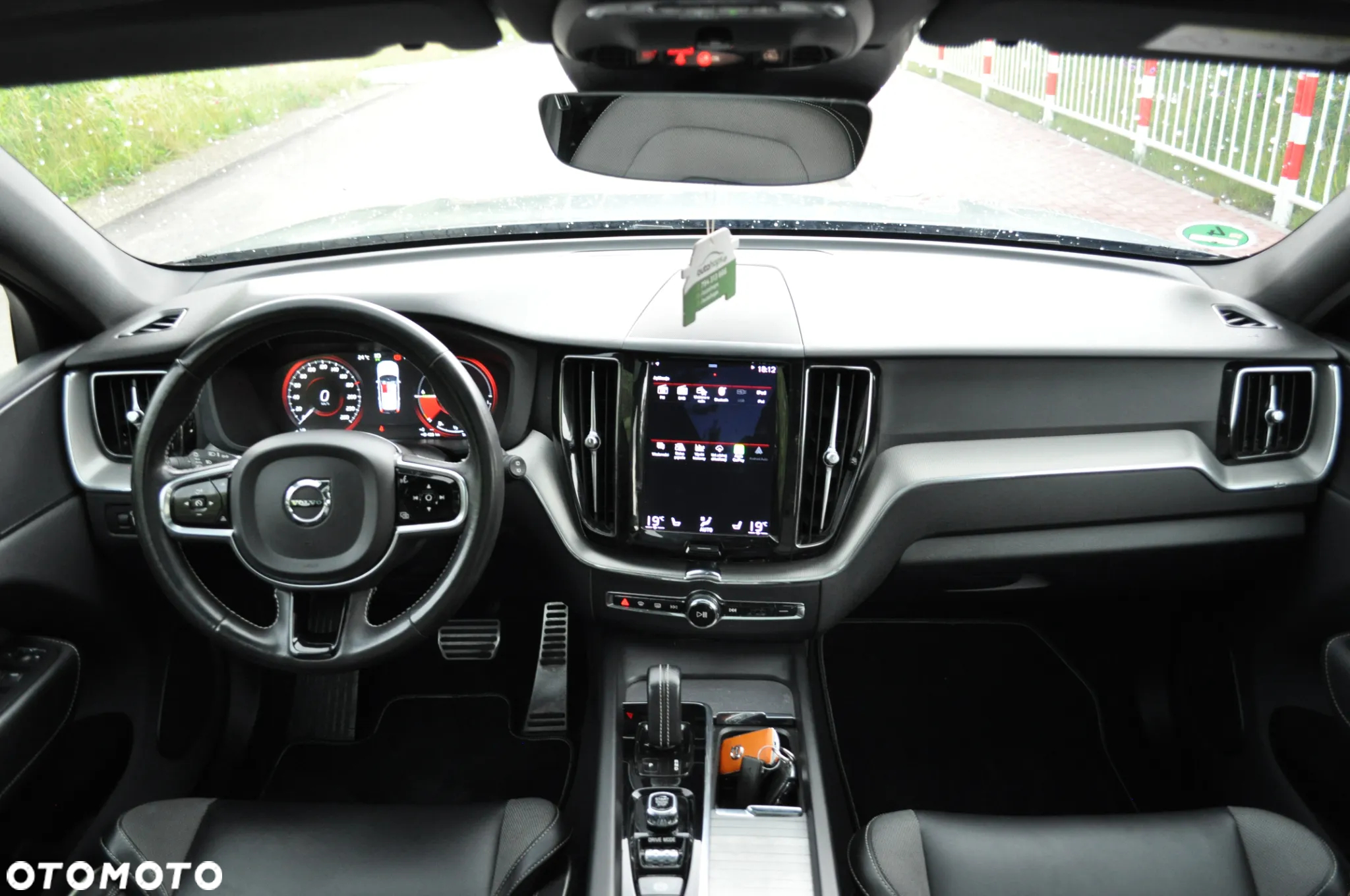 Volvo XC 60 T6 Plug-In Hybrid AWD R-Design - 7