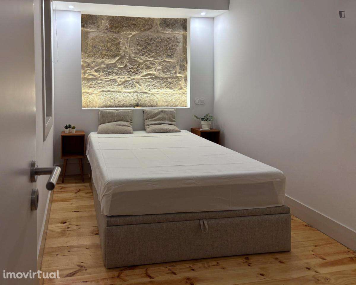 Apartamento com 1 quartos - localizado em Santo Ildefonso Porto - Grande imagem: 2/16