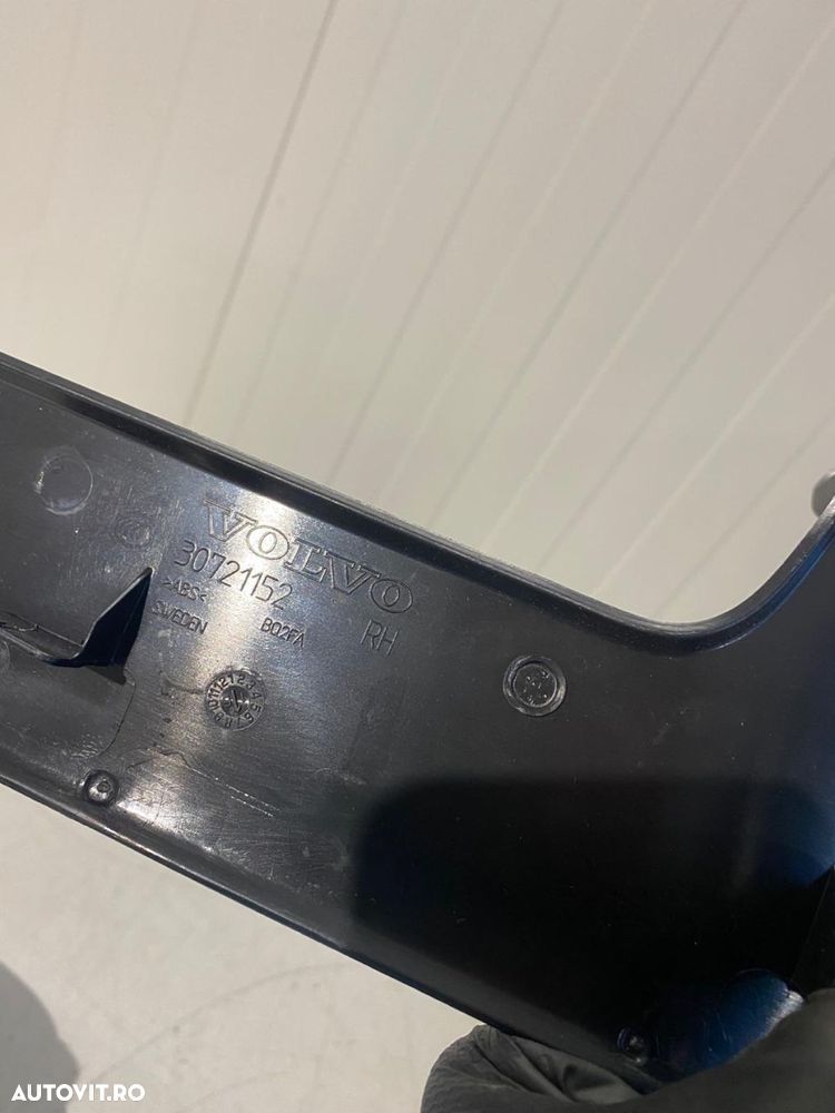 Ornament prag dreapta spate VOLVO XC60 2014-2017 30721152 - 2