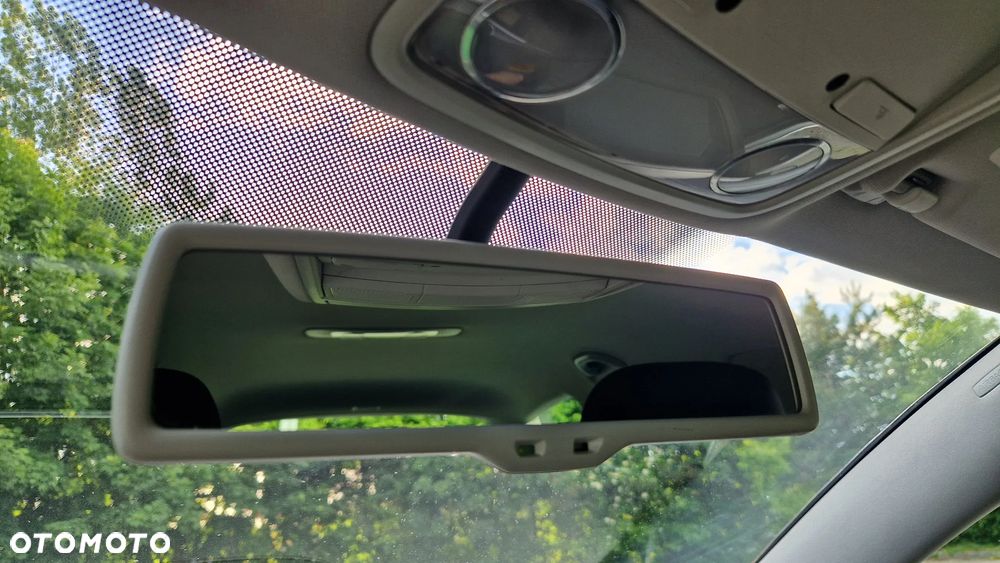 Volkswagen Passat 2.0 TDI Individual - 22