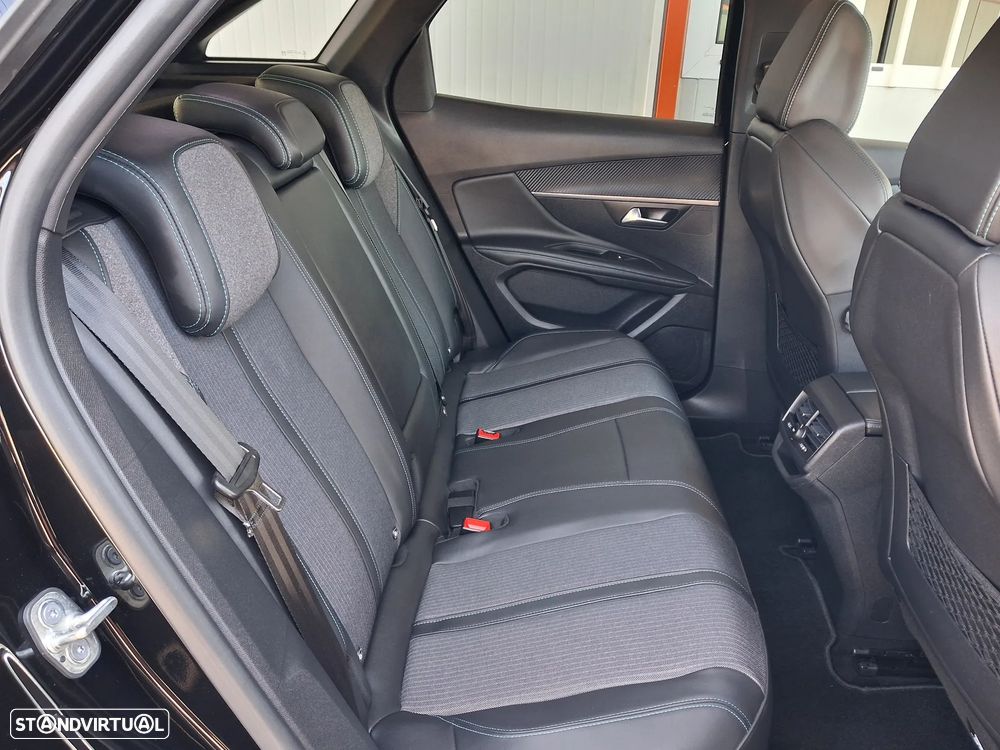 Peugeot 3008 225 e-EAT8 Allure Pack - 35