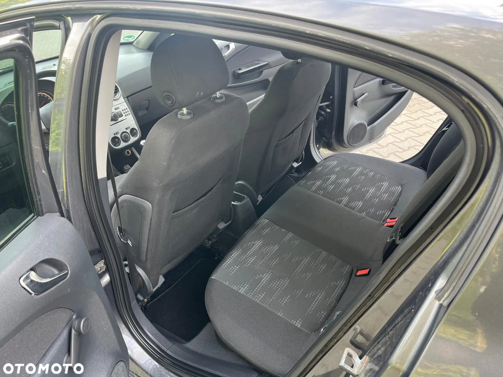 Opel Corsa 1.4 16V Color Edition - 12