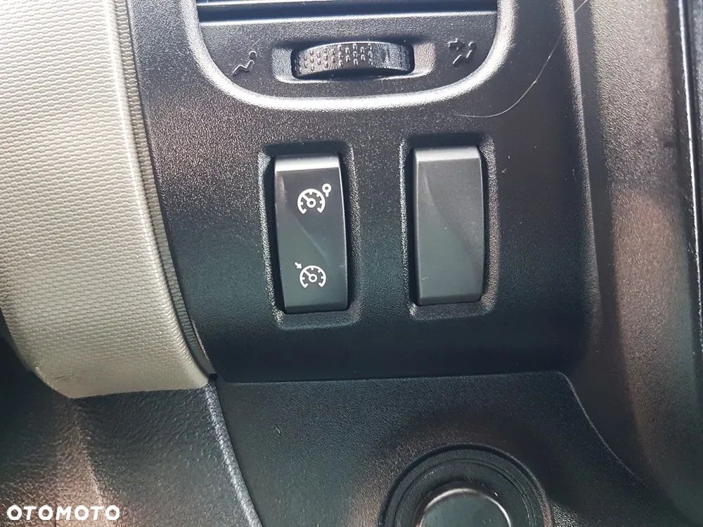 Renault TRAFIC - 24