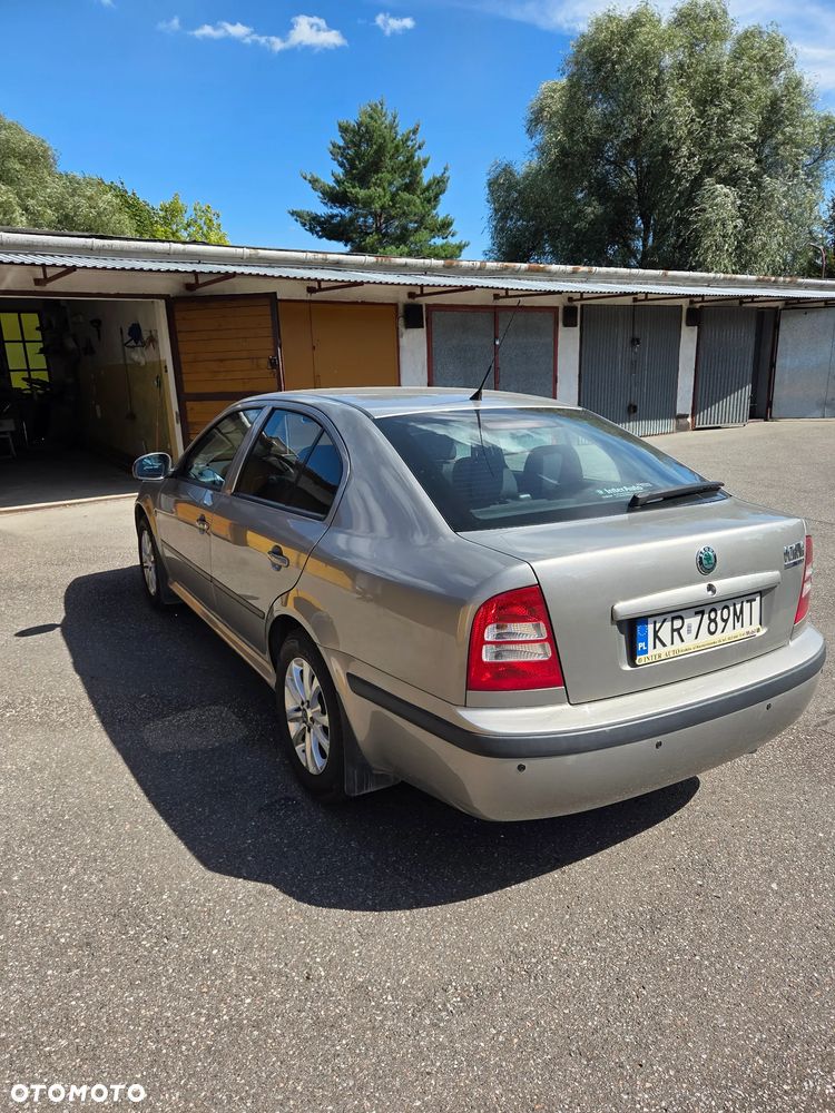 Skoda Octavia 1.6 Tour - 5
