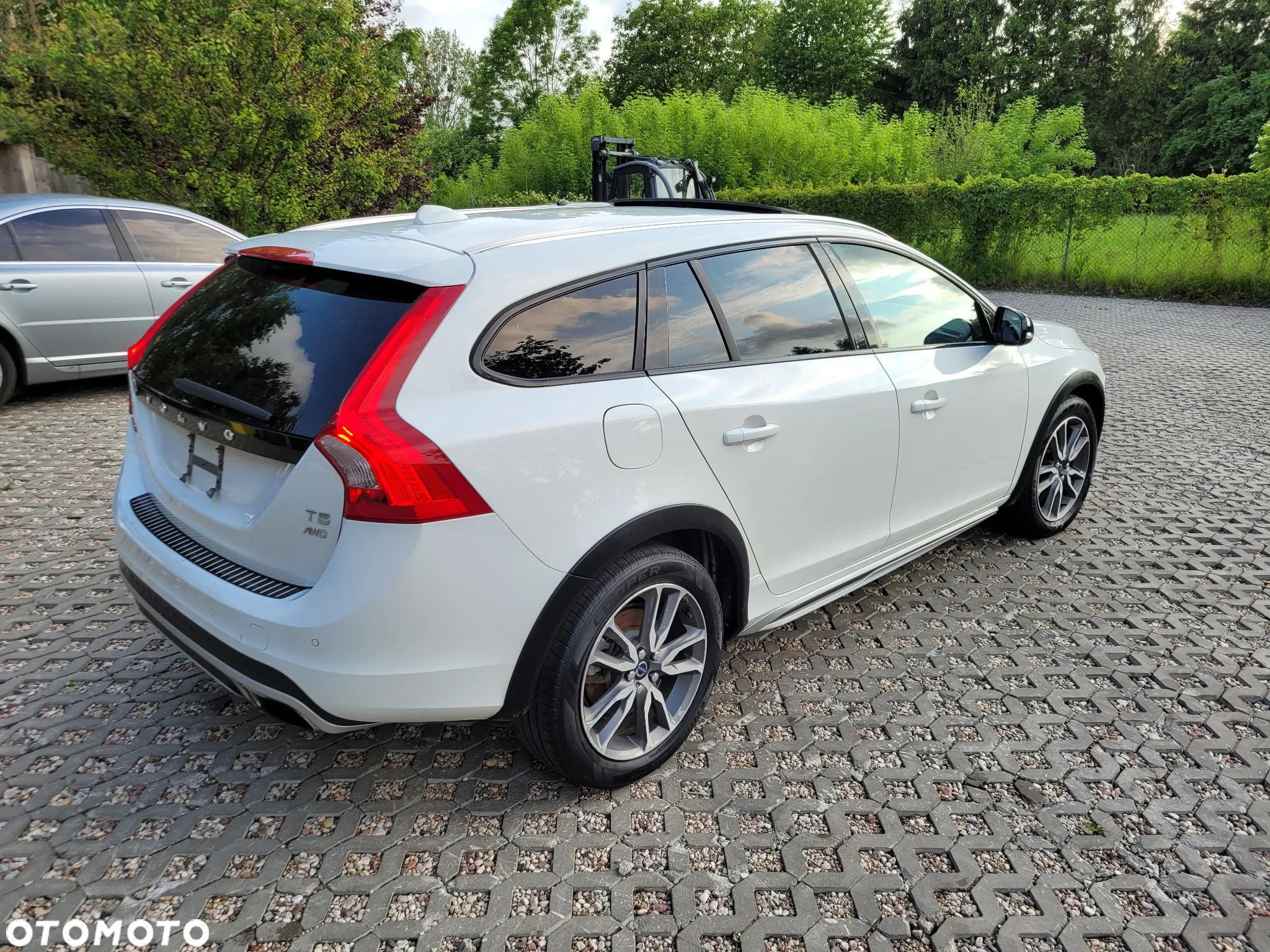 Volvo V60 Cross Country T5 AWD Momentum - 3
