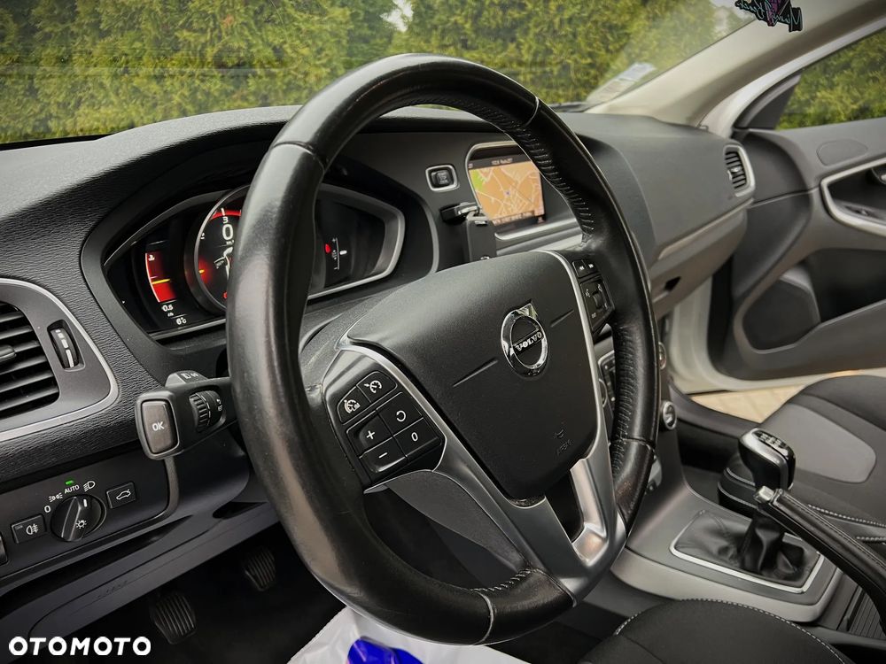 Volvo V40 D2 Momentum - 36