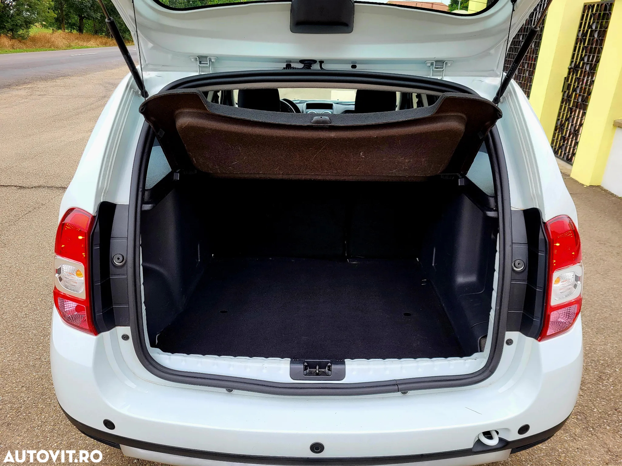 Dacia Duster 1.6 16V 4x2 Laureate - 14