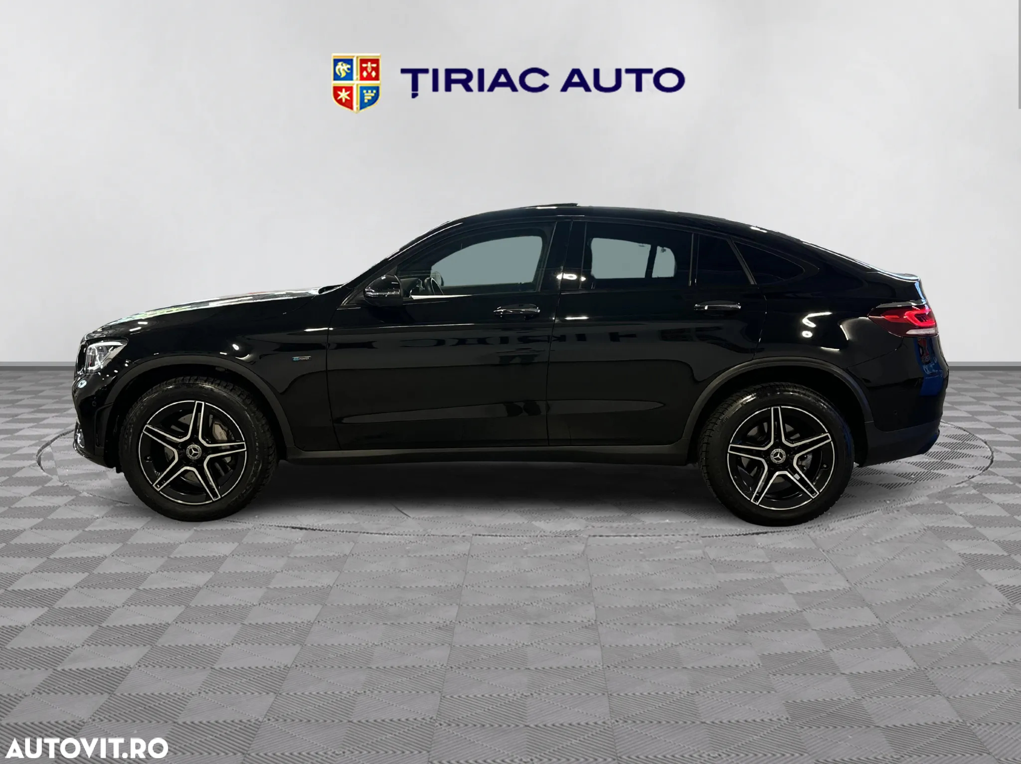 Mercedes-Benz GLC Coupe 300 e 4Matic 9G-TRONIC AMG Line - 2