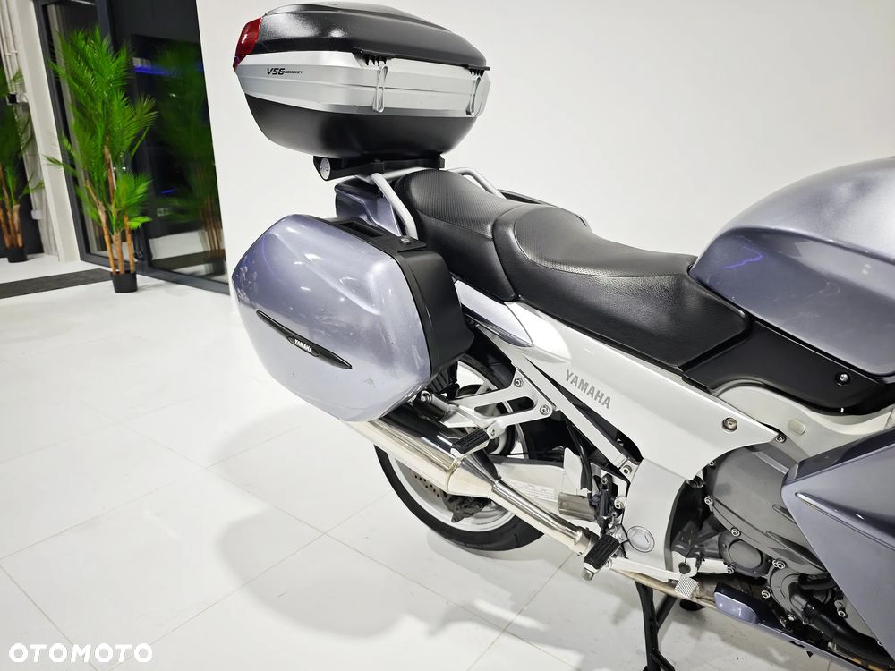 Yamaha FJR - 8