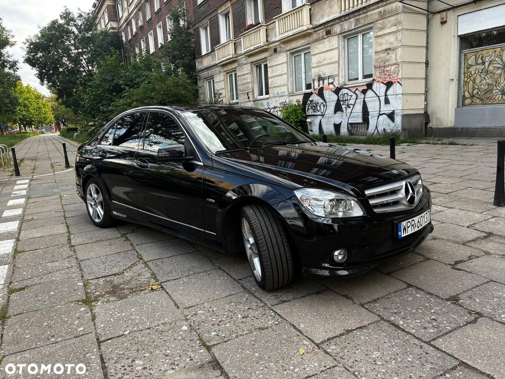 Mercedes-Benz Klasa C 250 CGI BlueEff Avantgarde - 2