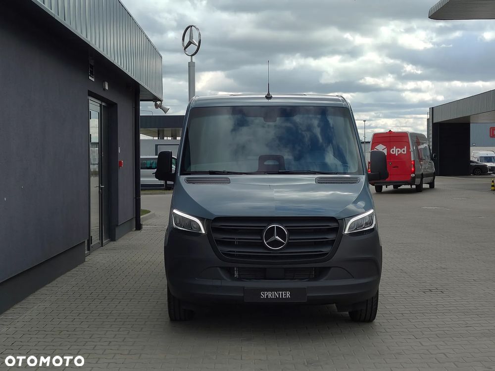 Mercedes-Benz Sprinter - 4