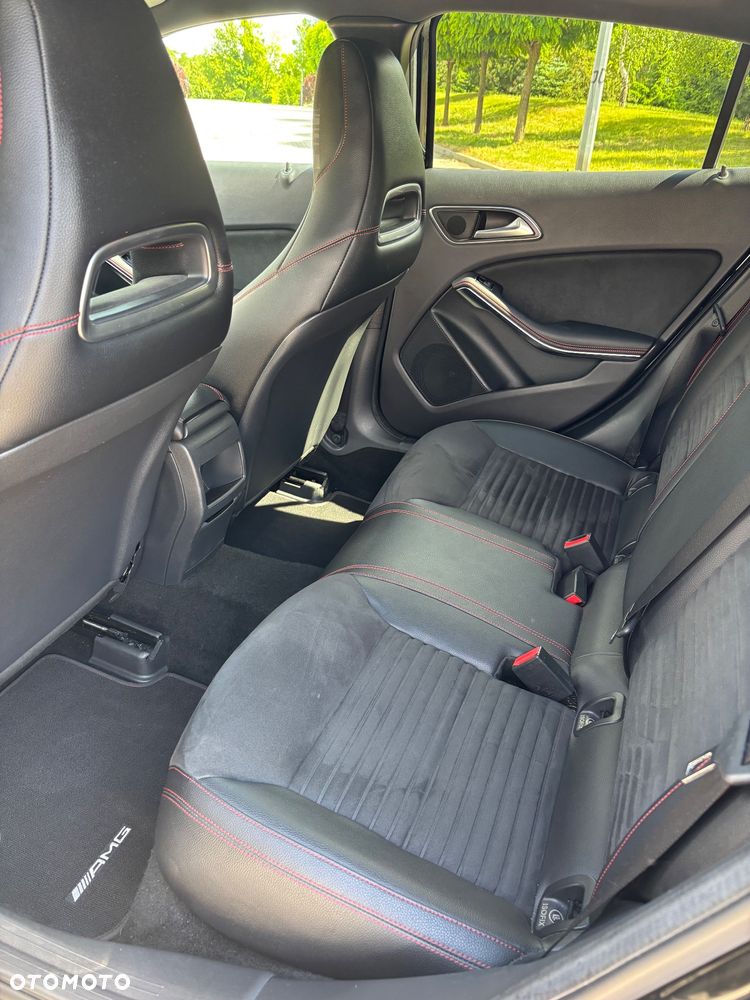 Mercedes-Benz GLA 250 4-Matic - 16