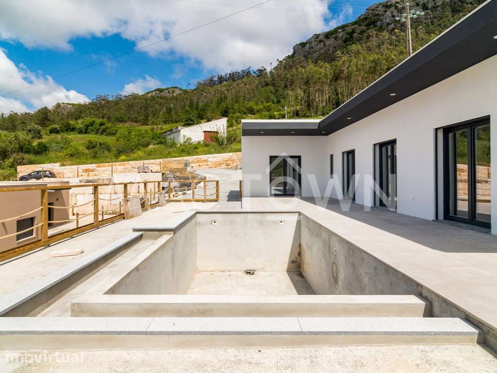 Entre a Terra e a Praia Moradia T3 Nova com Piscina no Cadaval - Grande imagem: 2/25