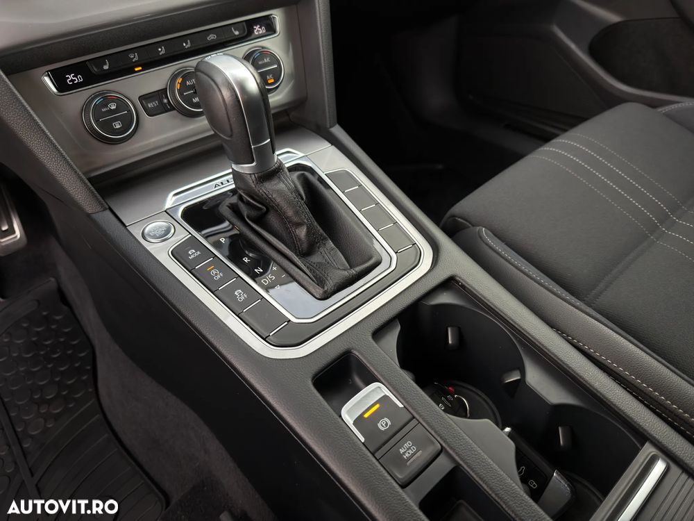 Volkswagen Passat Alltrack 2.0 TDI DSG 4Motion - 30