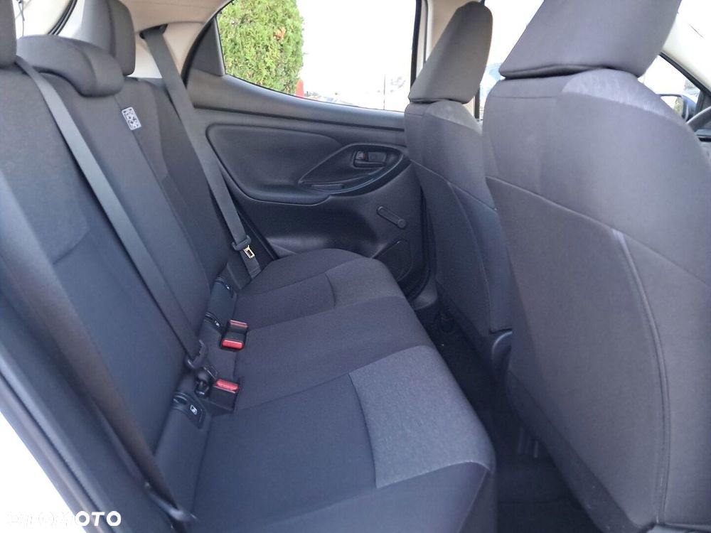 Toyota Yaris - 14