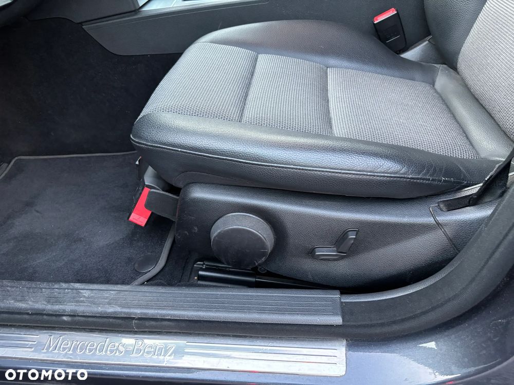 Mercedes-Benz Klasa C 200 CGI Automatik BlueEFFICIENCY Avantgarde - 20