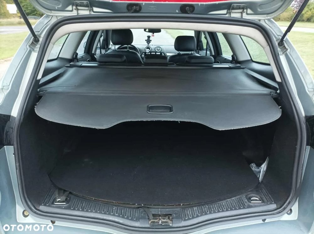 Ford Mondeo - 38