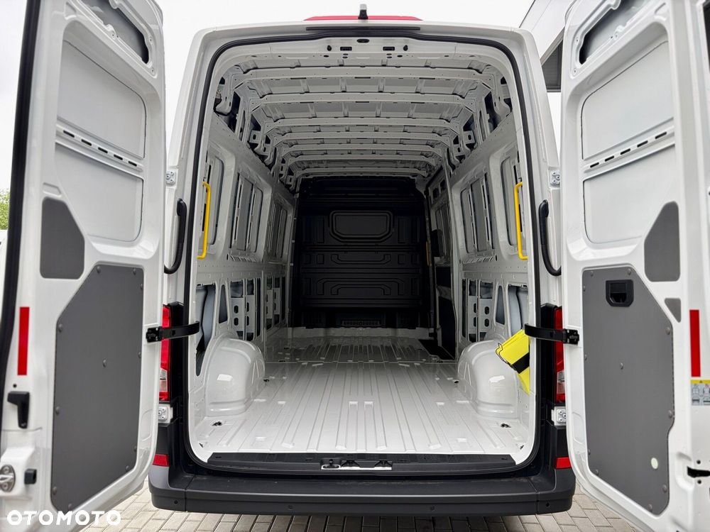 Volkswagen Crafter 35 2.0 TDI L4H3 4490 140 KM - 15