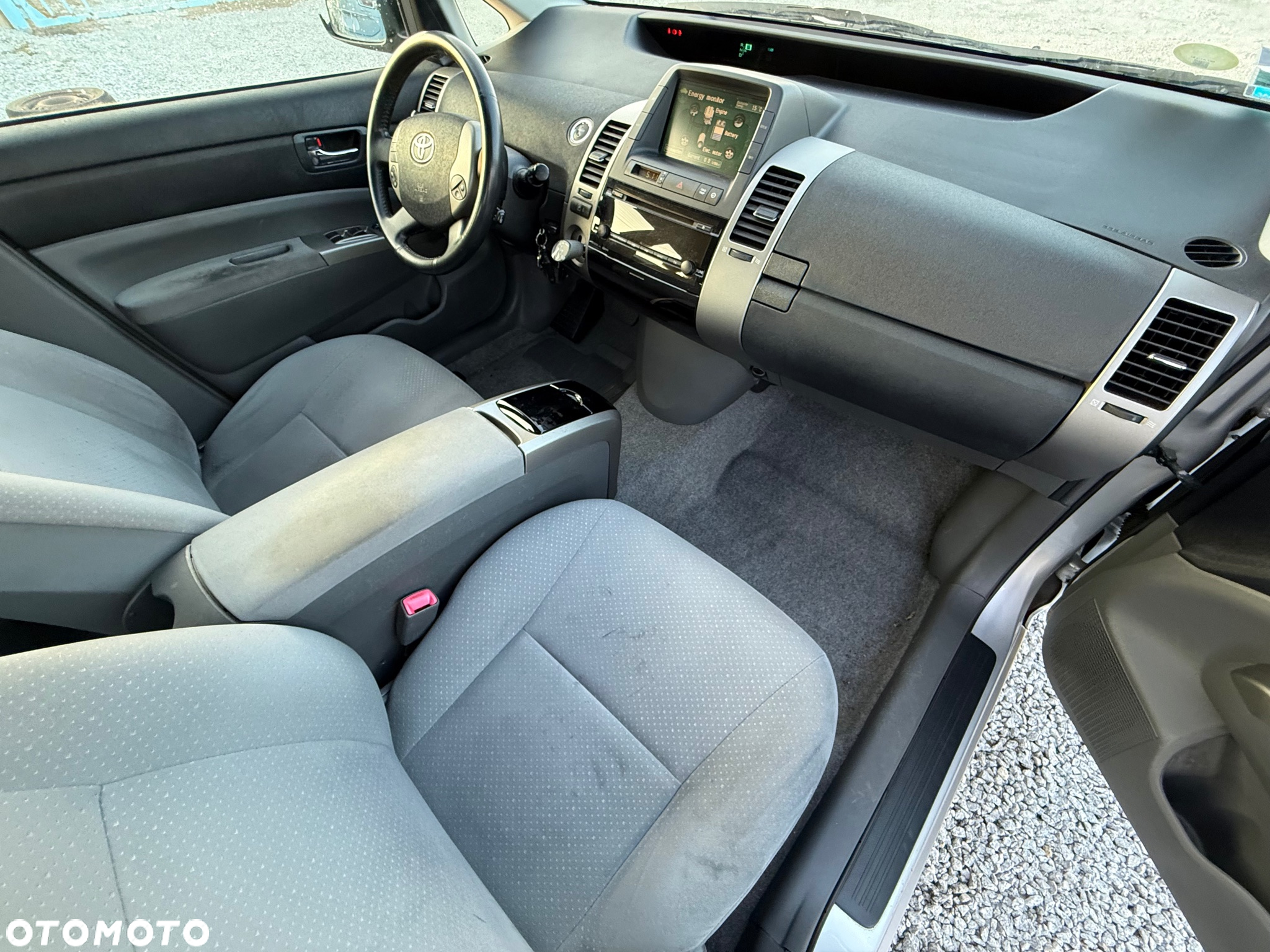 Toyota Prius (Hybrid) - 15