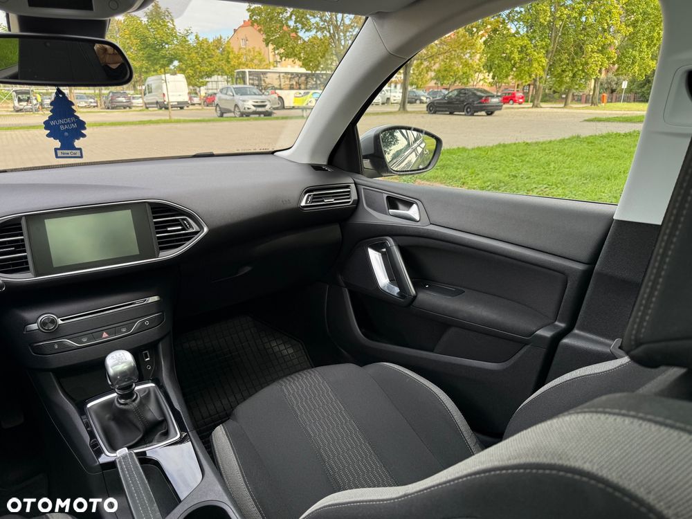Peugeot 308 1.6 BlueHDi Allure S&S - 11