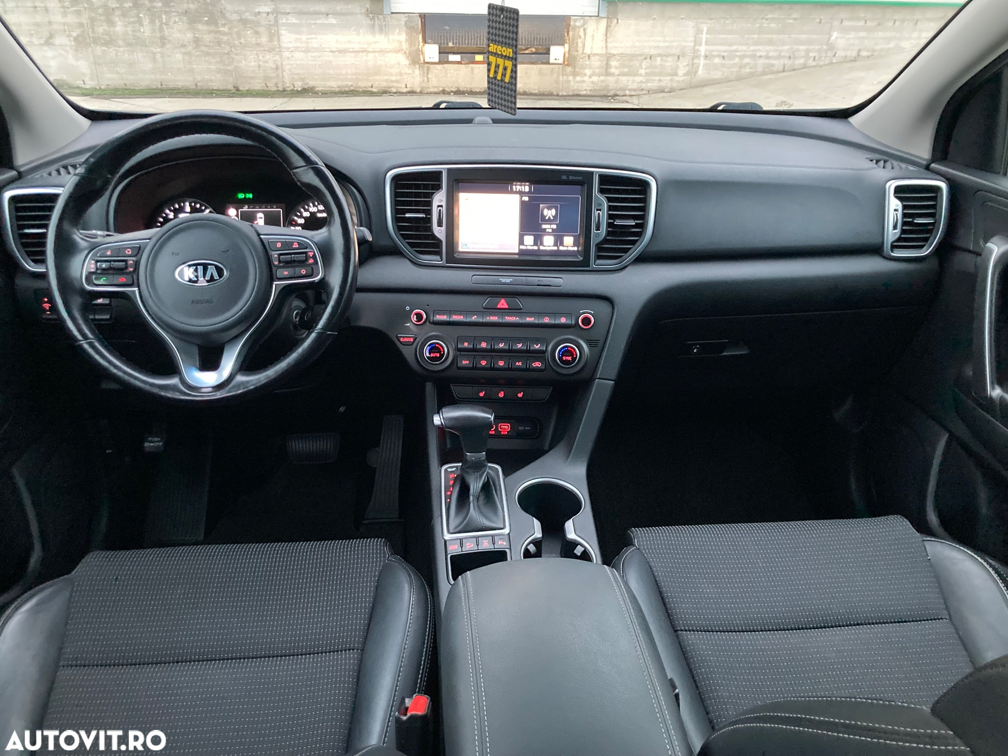 Kia Sportage 2,0 CRDI AWD Aut. Platinum - 10