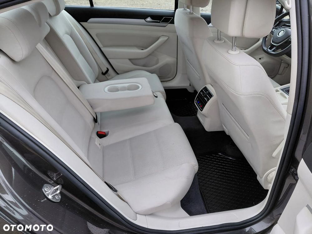 Volkswagen Passat 1.8 TSI BMT Comfortline - 21