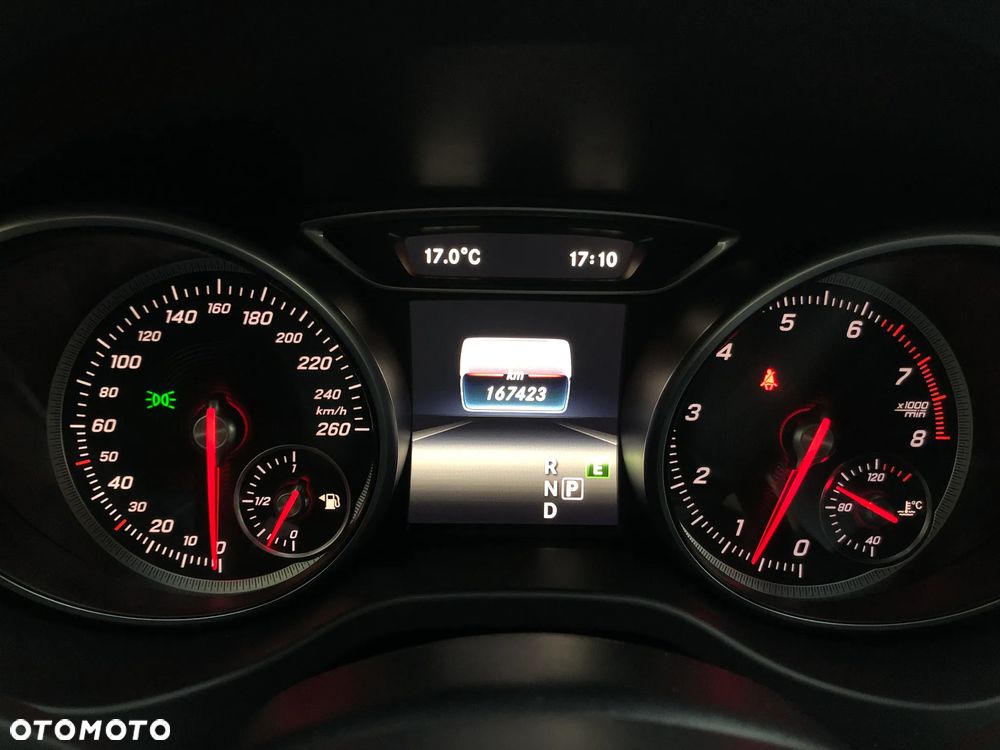 Mercedes-Benz CLA 200 7G-DCT AMG Line - 17