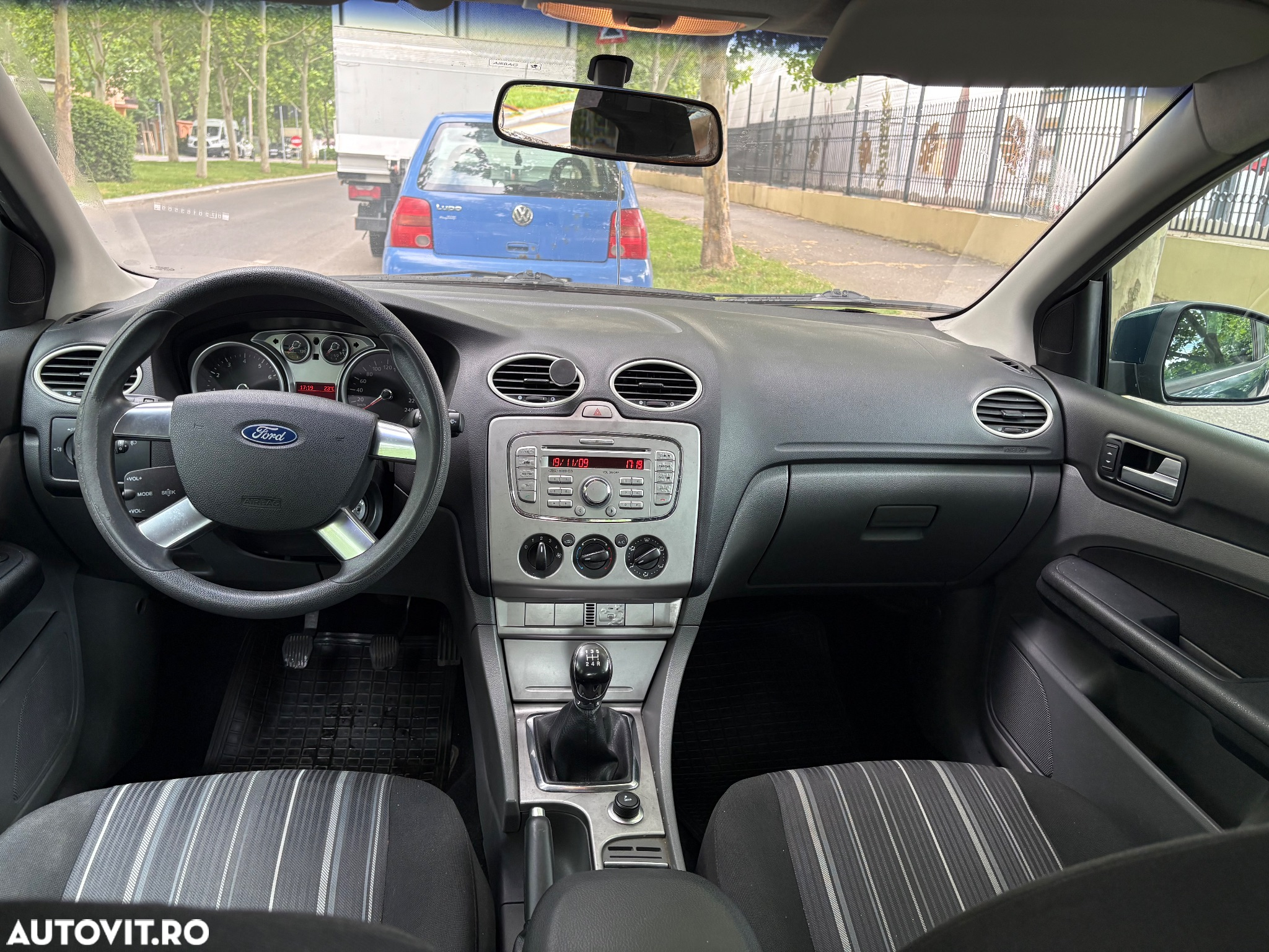 Ford Focus 1.6i Ambiente - 5