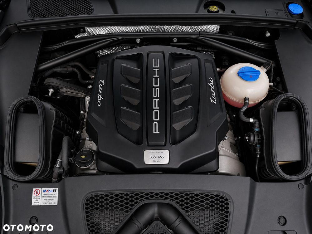 Porsche Macan Turbo PDK - 9