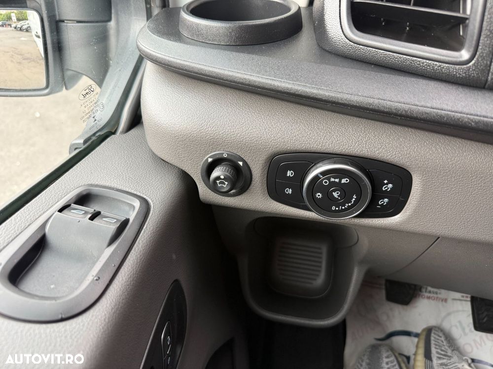 Ford Transit 350 2.0 EcoBlue HDT 130 CP L4 RWD DCAB Trend - 11