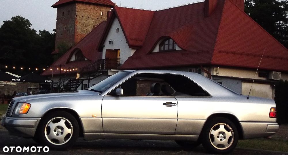 Mercedes-Benz Klasa E 200 - 13