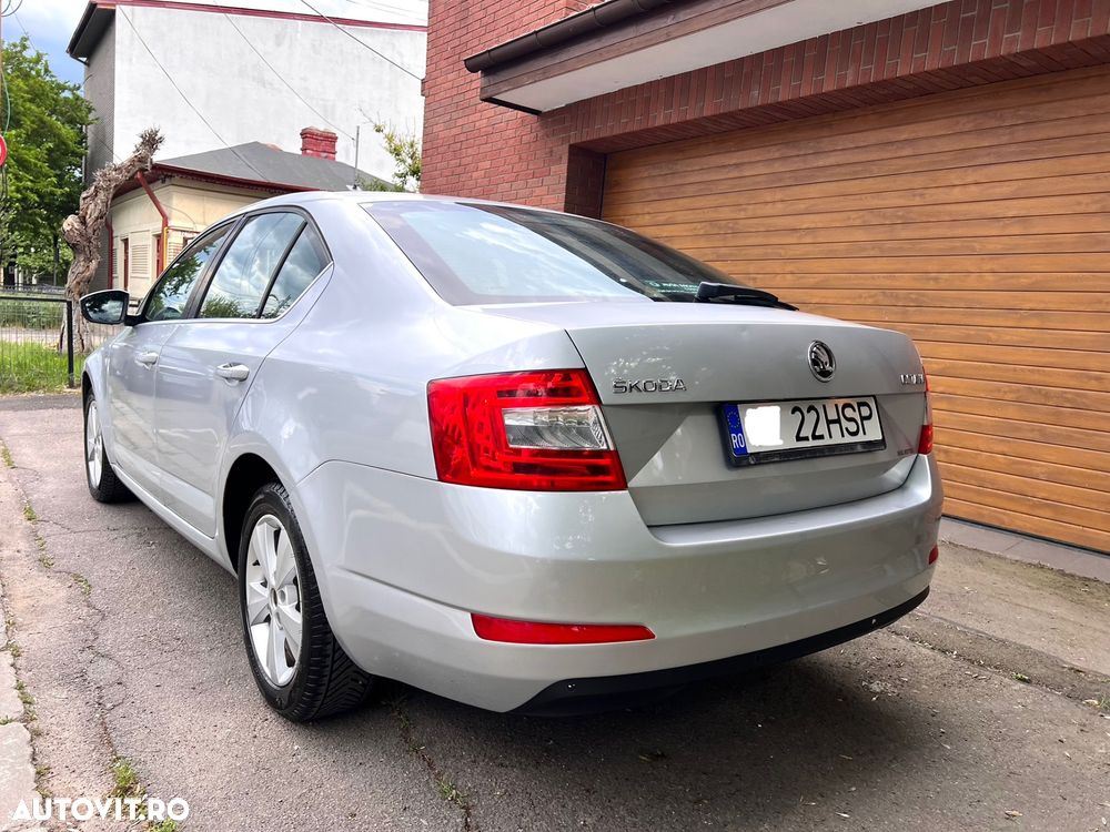 Skoda Octavia 2.0 TDI ELEGANCE DSG - 3