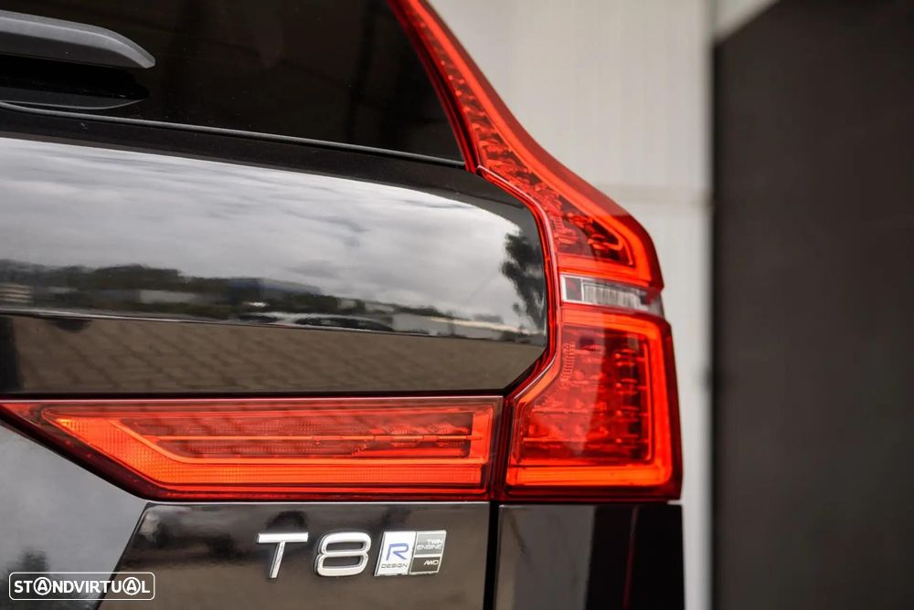 Volvo XC 60 2.0 T8 PHEV R-Design AWD - 15