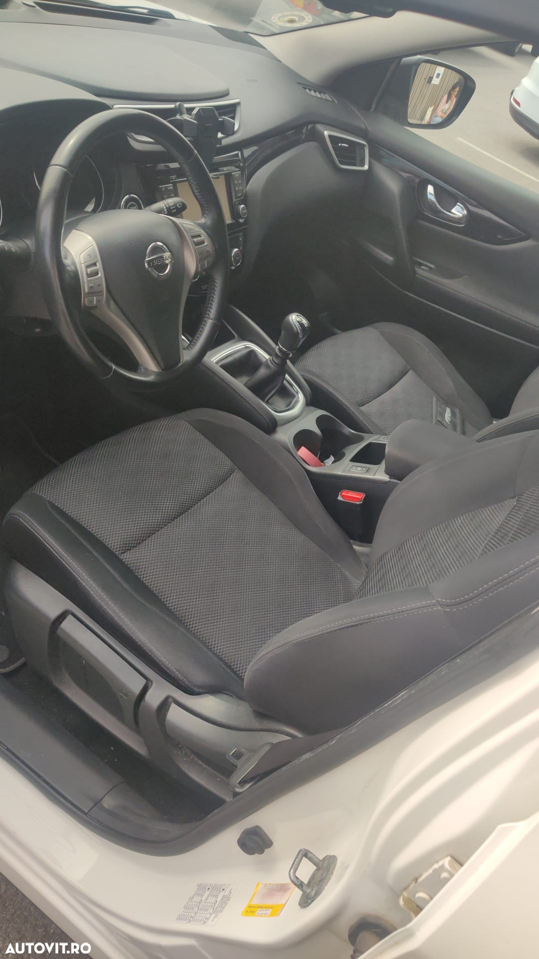 Nissan Qashqai 1.5 DCI Start/Stop N-Connecta - 4