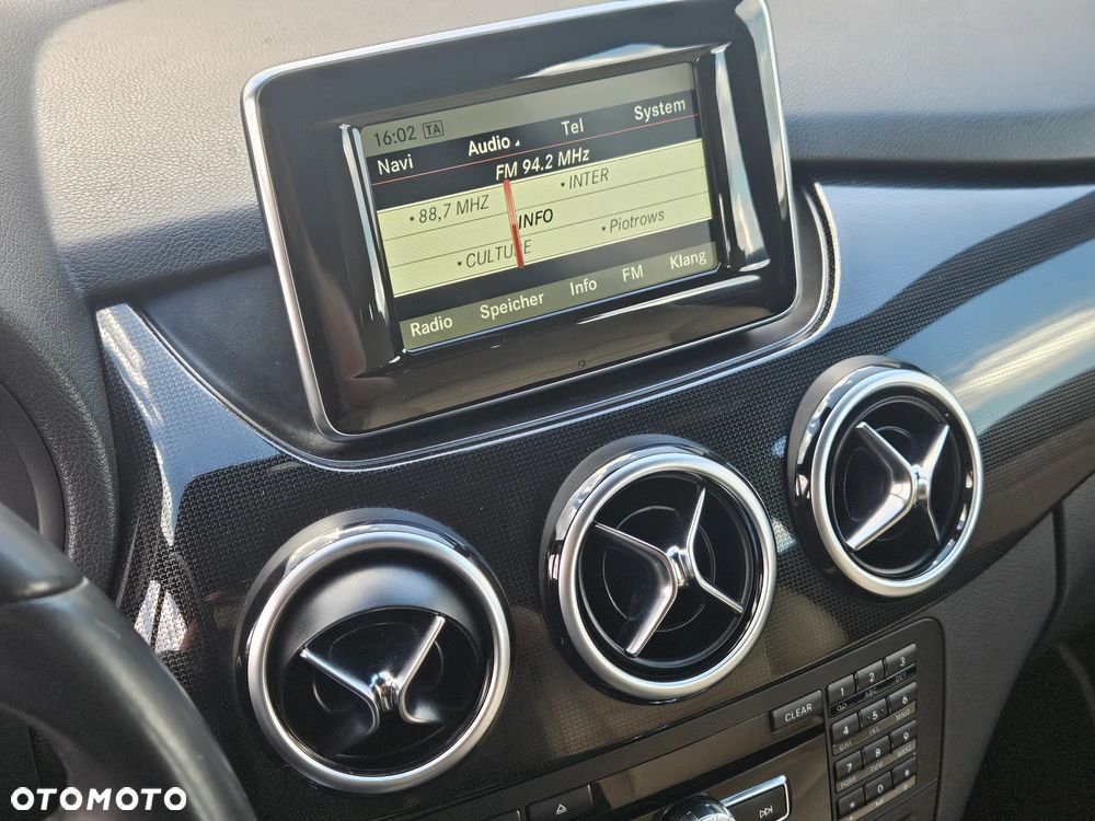 Mercedes-Benz Klasa B 180 d Edition - 17