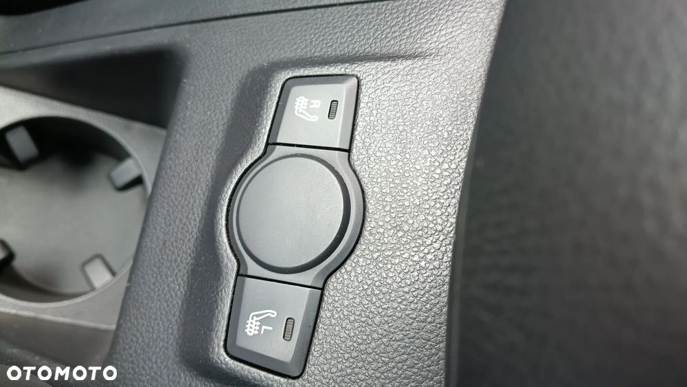 Chevrolet Captiva 2.4 LS 5os - 27