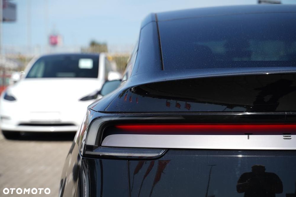 Tesla Y 83.1kWh Long Range RWD - 18