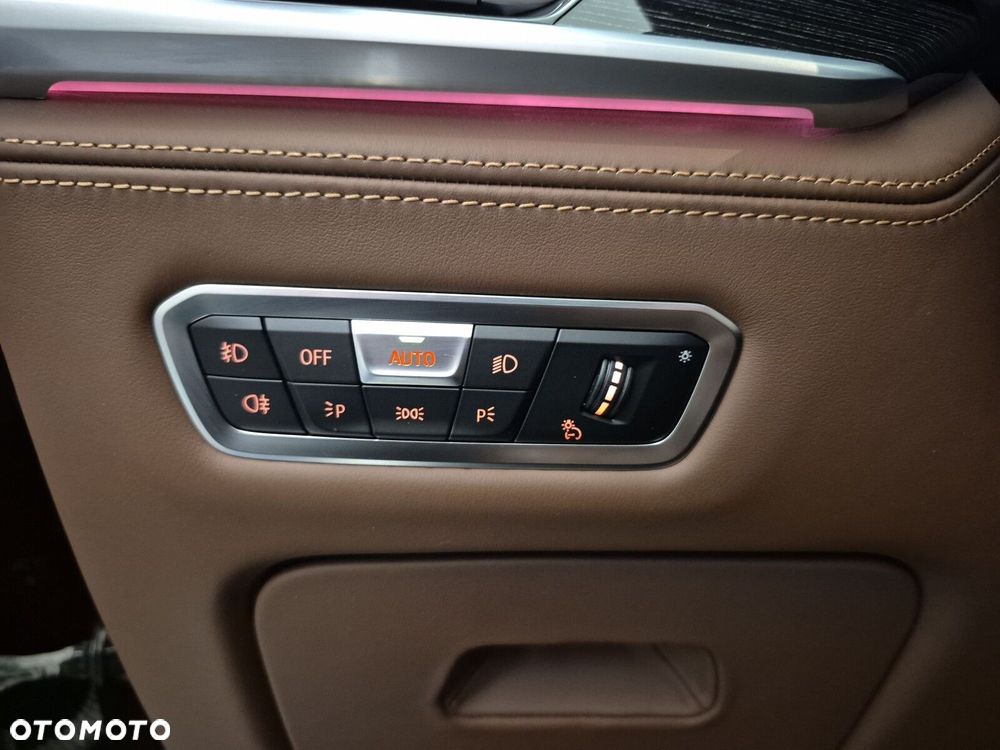 BMW X7 M50d sport - 31