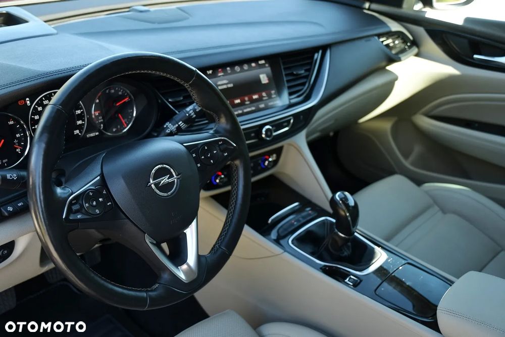 Opel Insignia - 28