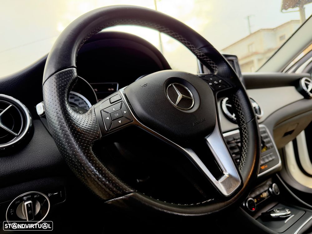 Mercedes-Benz GLA 200 CDI Urban - 33