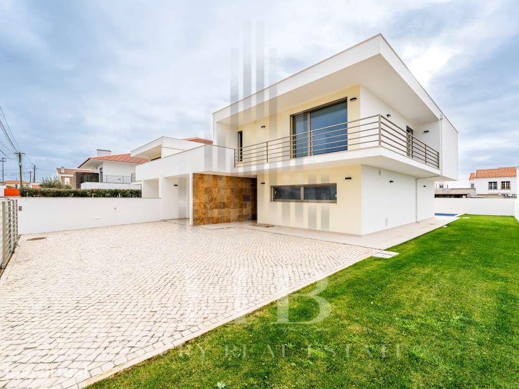 Moradia Geminada T4 com Piscina e Jardim | Magoito | Sintra - Grande imagem: 4/60